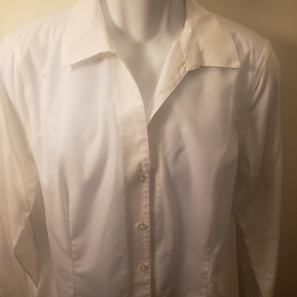 White Jones New York top